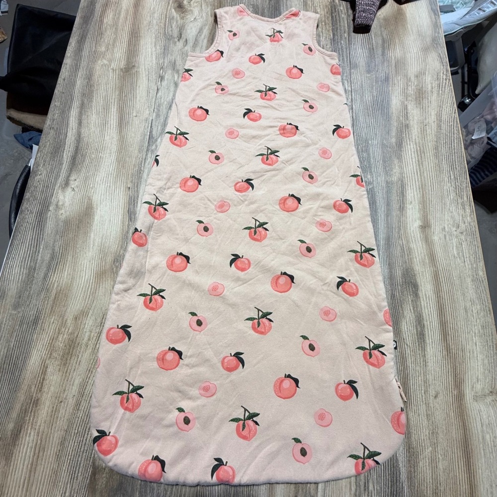 Cottagecore Kyte Baby Sleep Sack Peach Fruit Print Whimsical 1.0 TOG M - Picture 3 of 4